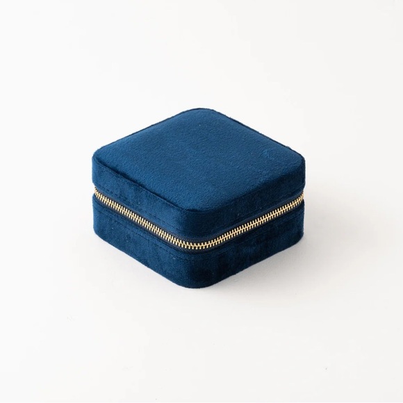 Elegant Blue Jewelry Box - Picture 3 of 6